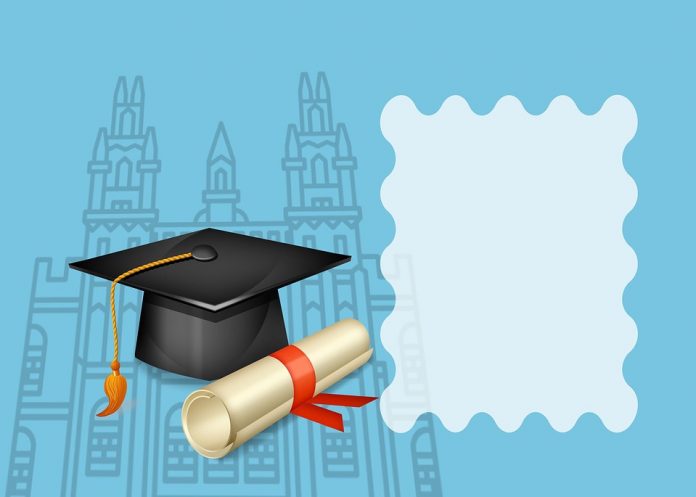 graduation-day-2508574_960_720