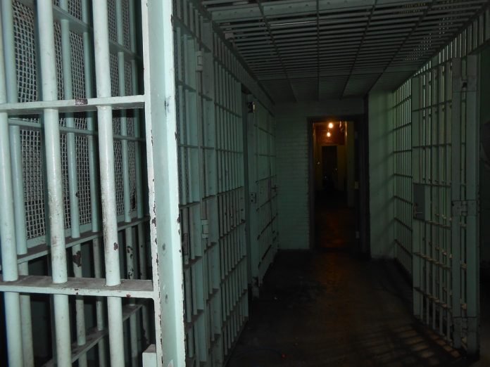 jail-429633_960_720