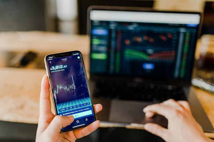 austin-distel-EMPZ7yRZoGw-unsplash OJK Keluarkan Kebijakan Buyback Saham Dapat Dilakukan Tanpa Melalui RUPS