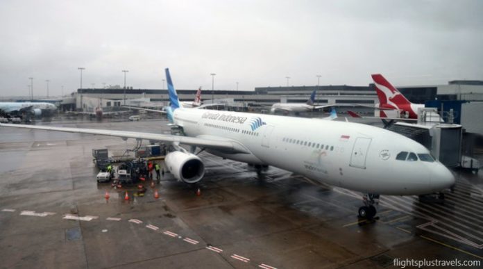 Garuda-Indonesia-Boeing-777-300ER-800x445 Angkut Penumpang Lagi, Garuda Indonesia Terapkan Prosedur Ketat