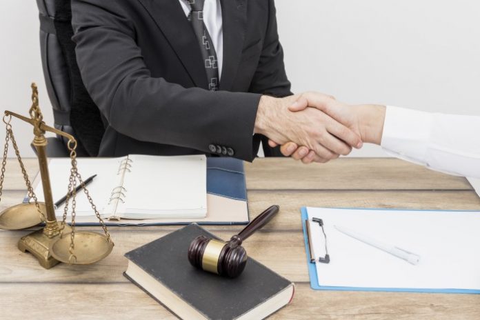 504523-PHS4PO-673 8 Strategi Law Firm Bertahan di Era New Normal