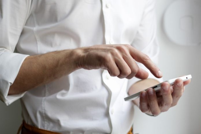 David Tobing Desak BRTI untuk Mengatur Layanan SMS Penawaran David Tobing Desak BRTI untuk Mengatur Layanan SMS Penawaran