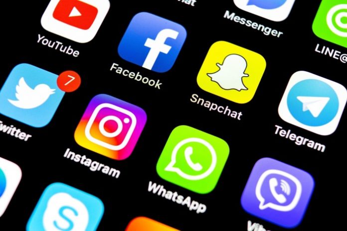 Kemenkominfo Akan Siapkan Peraturan Mengenai Pemblokiran Media Sosial Kemenkominfo Akan Siapkan Peraturan Mengenai Pemblokiran Media Sosial
