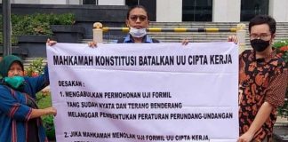 Kuasa Hukum Pemohon Judicial Review UU Cipta Kerja Saya Kecewa Dengan Putusan MK