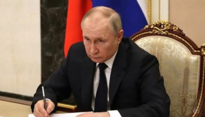Putin Teken Undang-Undang Penyitaan Pesawat Milik Perusahaan AS dan Eropa