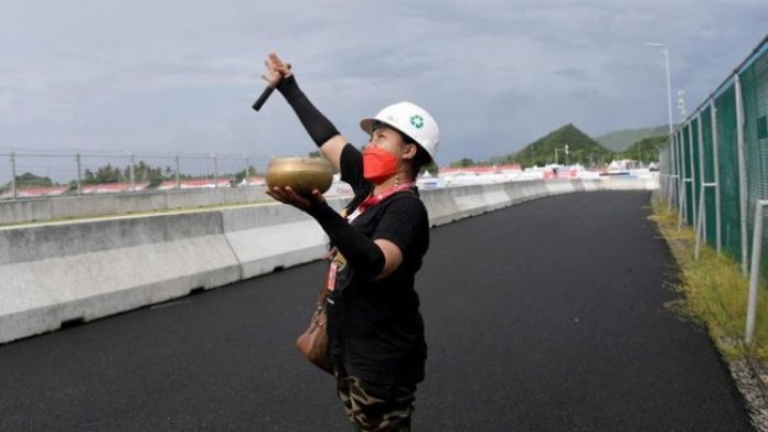 Wow, Pawang Hujan Juga Kena Pajak Wow, Pawang Hujan Juga Kena Pajak
