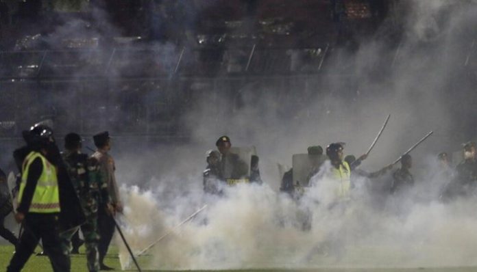 Menyoal Tragedi Stadion Kanjuruhan, Ini Sejumlah Aturan yang Dinilai Dilanggar Aparat dan Penyelenggara