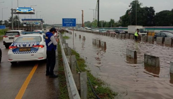 Tol Alami Kebanjiran, Benarkah Melanggar Hak Konsumen
