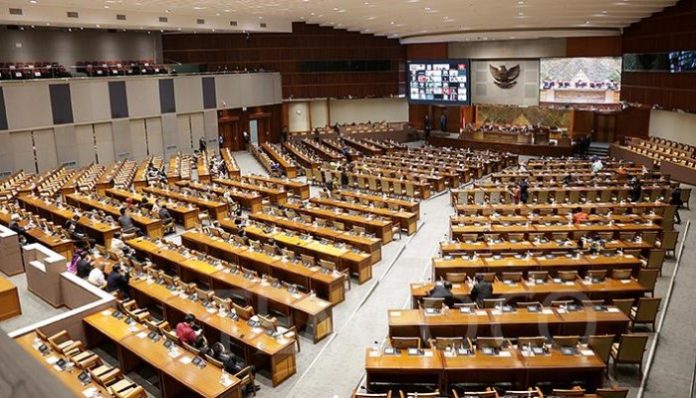 Program Asuransi Wajib Tuai Perdebatan Di DPR, Simak Ketentuannya!