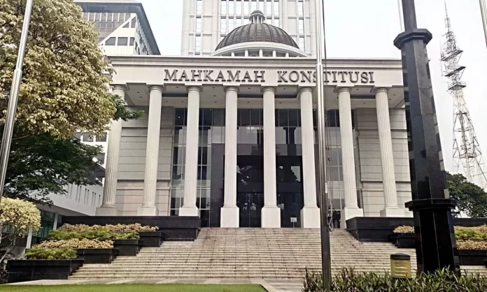 Seorang Dosen Menguji UU Perlindungan Saksi Dan Korban, Begini Penjelasannya! Seorang Dosen Menguji UU Perlindungan Saksi Dan Korban, Begini Penjelasannya!