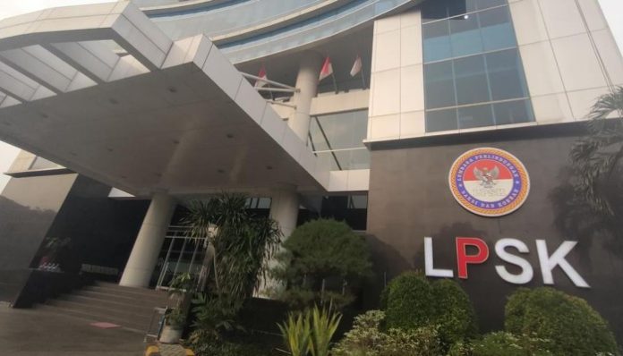 LPSK Menolak Permohonan Justice Collaborator Kasus Teddy Minahasa, Kenali Persyaratan Menjadi JC LPSK Menolak Permohonan Justice Collaborator Kasus Teddy Minahasa, Kenali Persyaratan Menjadi JC!