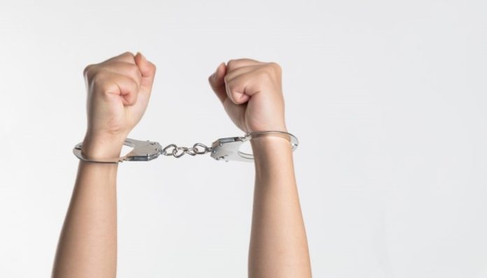 Tidak Hanya di Pemerintahan, Karyawan Swasta yang Korupsi Uang Perusahaan Dapat Pula Dikenai Hukuman