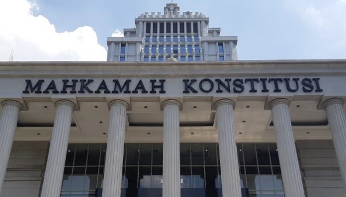 “Kegentingan Memaksa Dipersoalkan Oleh Pakar HTN, Begini Menurut MK!