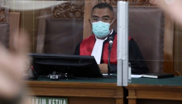 Irjen Ferdy Sambo Divonis Melebihi Dakwaan Jaksa, Kok Bisa? Irjen Ferdy Sambo Divonis Melebihi Dakwaan Jaksa, Kok Bisa?