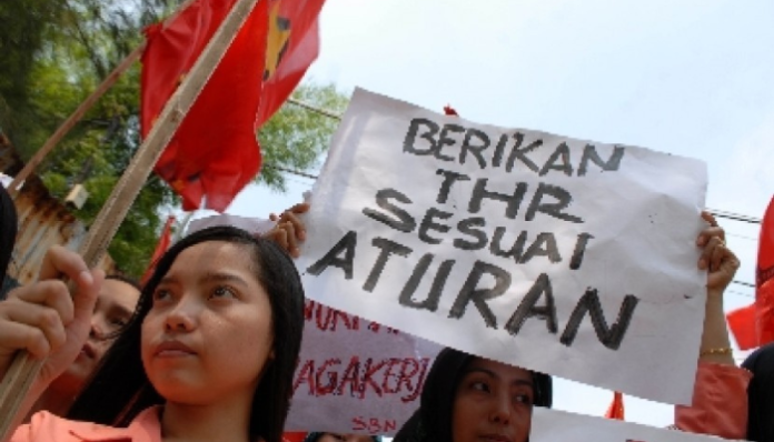 Menaker Terbitkan Edaran Prosedur Pemberian THR oleh Pelaku Usaha Menaker Terbitkan Edaran Prosedur Pemberian THR oleh Pelaku Usaha