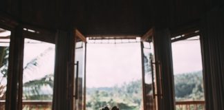 Bos Wajibkan Staycation Guna Perpanjang Kontrak, Ini Sanksinya!