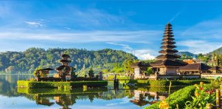 Mulai 2024, Turis Asing Masuk Bali Bayar Retribusi Rp150 Ribu