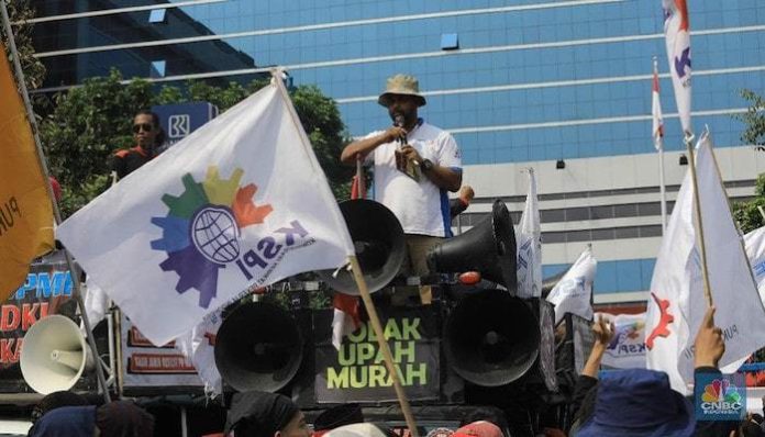 Buruh Minta UMP Naik hingga 15 Persen Tahun Depan, Kemnaker Beri Tanggapan