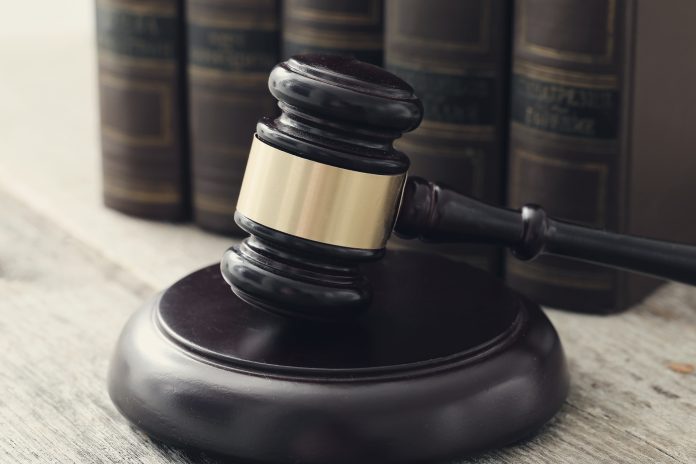 Arbitrase vs Pengadilan: Memilih Forum Penyelesaian Sengketa yang Tepat