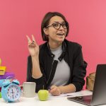 Bagaimana Cara Perusahaan Memperkerjakan Karyawan Paruh Waktu (Part Time), dan Apa Bedanya dengan Karyawan Penuh Waktu (Full Time) di Indonesia?