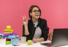 Bagaimana Cara Perusahaan Memperkerjakan Karyawan Paruh Waktu (Part Time), dan Apa Bedanya dengan Karyawan Penuh Waktu (Full Time) di Indonesia?