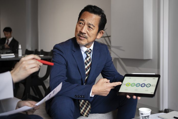 Apakah Jabatan CEO Sama dengan Direktur Utama?
