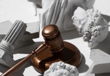 Arbitrase vs Pengadilan: Memilih Forum Penyelesaian Sengketa yang Tepat