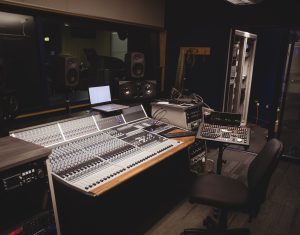 Mengenal ISR (Izin Stasiun Radio)