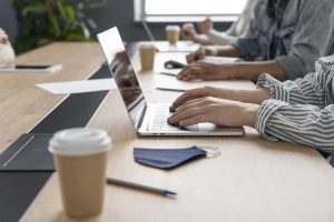 Memahami Perbedaan Sertifikat Standar dan Izin dalam OSS RBA untuk Pelaku Usaha