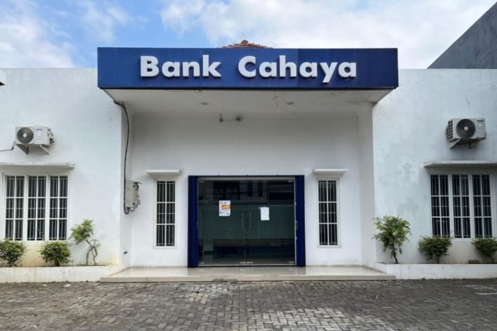 OJK Cabut Izin Usaha BPR Dwicahaya Nusaperkasa di Jawa Timur: Strategi Hukum agar Perusahaan Terhindar dari Sanksi Regulator OJK Cabut Izin Usaha BPR Dwicahaya Nusaperkasa di Jawa Timur: Strategi Hukum agar Perusahaan Terhindar dari Sanksi Regulator