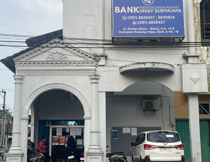 OJK Cabut Izin Usaha BPR Disky Suryajaya: Apa Dampak Hukumnya dan Bagaimana Kewajiban Likuidasi dan Perlindungan Nasabahnya? OJK Cabut Izin Usaha BPR Disky Suryajaya: Apa Dampak Hukumnya dan Bagaimana Kewajiban Likuidasi dan Perlindungan Nasabahnya?