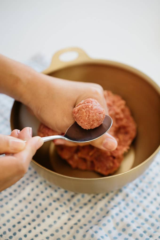 Bakso Babi Tanpa Label ‘Tidak Halal’ dan Risiko Hukum yang Mengintai Bakso Babi Tanpa Label ‘Tidak Halal’ dan Risiko Hukum yang Mengintai
