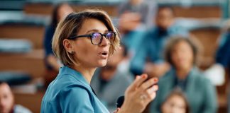 WNA Memimpin BUMN: Apa Saja Izin Tinggal dan Izin Kerjanya?
