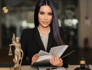 Kim Kardashian Gagal Ujian Bar California: Mimpi Jadi Pengacara, Realita yang Tak Selalu Mudah
