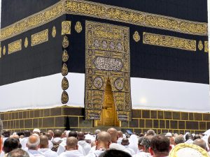 Birokrasi Mengunci Pintu Tanah Suci: Siapa Bertanggung Jawab Jika Jamaah Haji Khusus 2026 Gagal Berangkat?