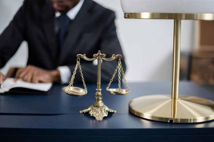 Tugas Lawyer Bukan Cari Jalan Pintas, Tapi Menjaga Klien Tetap di Jalur Hukum Tugas Lawyer Bukan Cari Jalan Pintas, Tapi Menjaga Klien Tetap di Jalur Hukum