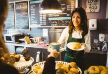 Di Balik Runtuhnya Bisnis FnB, Ada Risiko Hukum yang Sering Diabaikan? Di Balik Runtuhnya Bisnis FnB, Ada Risiko Hukum yang Sering Diabaikan?