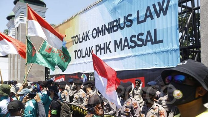 RUU Ketenagakerjaan Baru Dikebut, Apa yang Perlu Diantisipasi Perusahaan? RUU Ketenagakerjaan Baru Dikebut, Apa yang Perlu Diantisipasi Perusahaan?