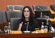 Rieke Lantang Bersuara Untuk Pensiunan Jiwasraya: Ini Iuran Pekerja, Bukan Uang Perusahaan! Rieke Lantang Bersuara Untuk Pensiunan Jiwasraya: Ini Iuran Pekerja, Bukan Uang Perusahaan!