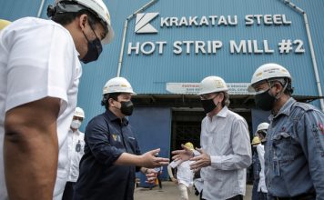 Sembilan karyawan Krakatau Steel digugat PHK setelah menolak program Golden Shake Hand dan menjalani skorsing selama delapan bulan.